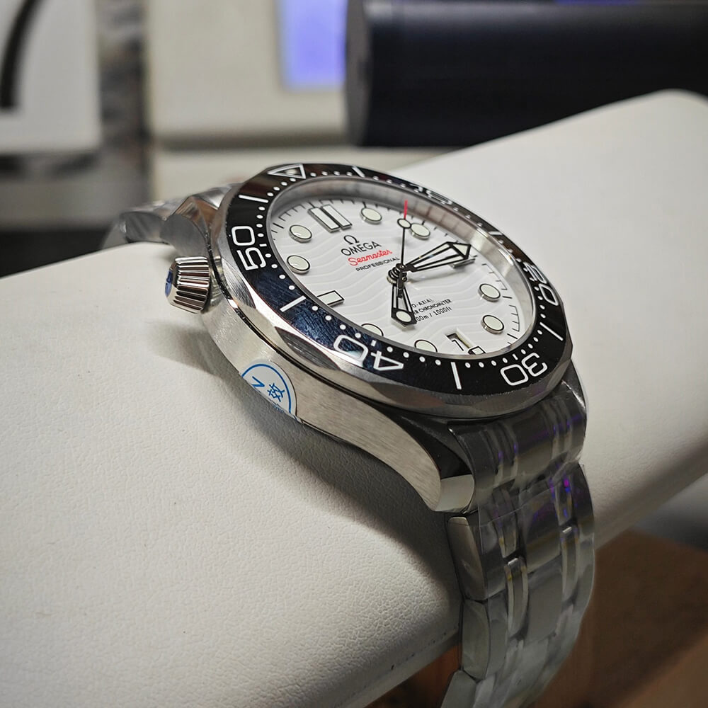 0me*ga Seamaster Diver 300M