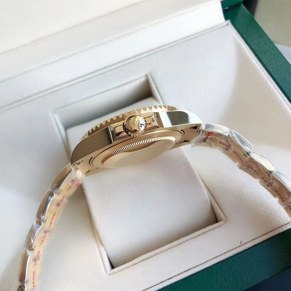 R01ex Submariner Date