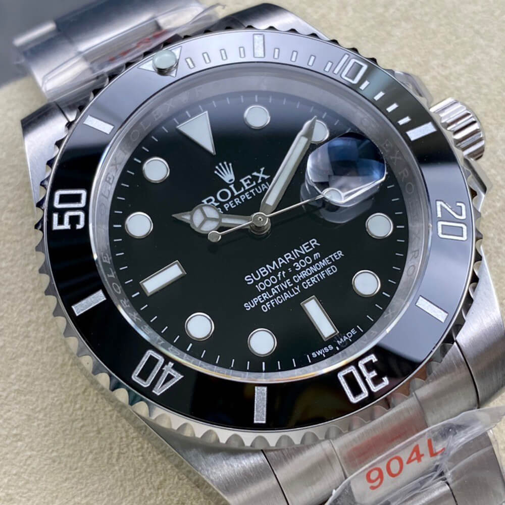 R01ex Submariner Date