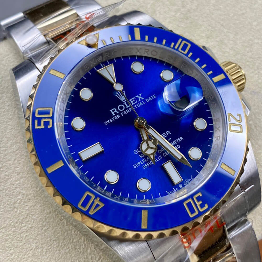 R01ex Submariner Date