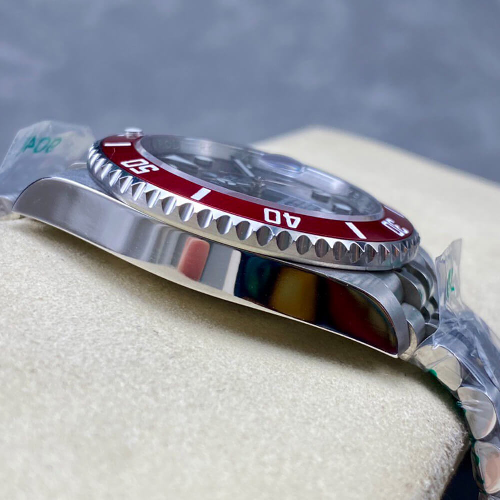 R01ex Submariner Date
