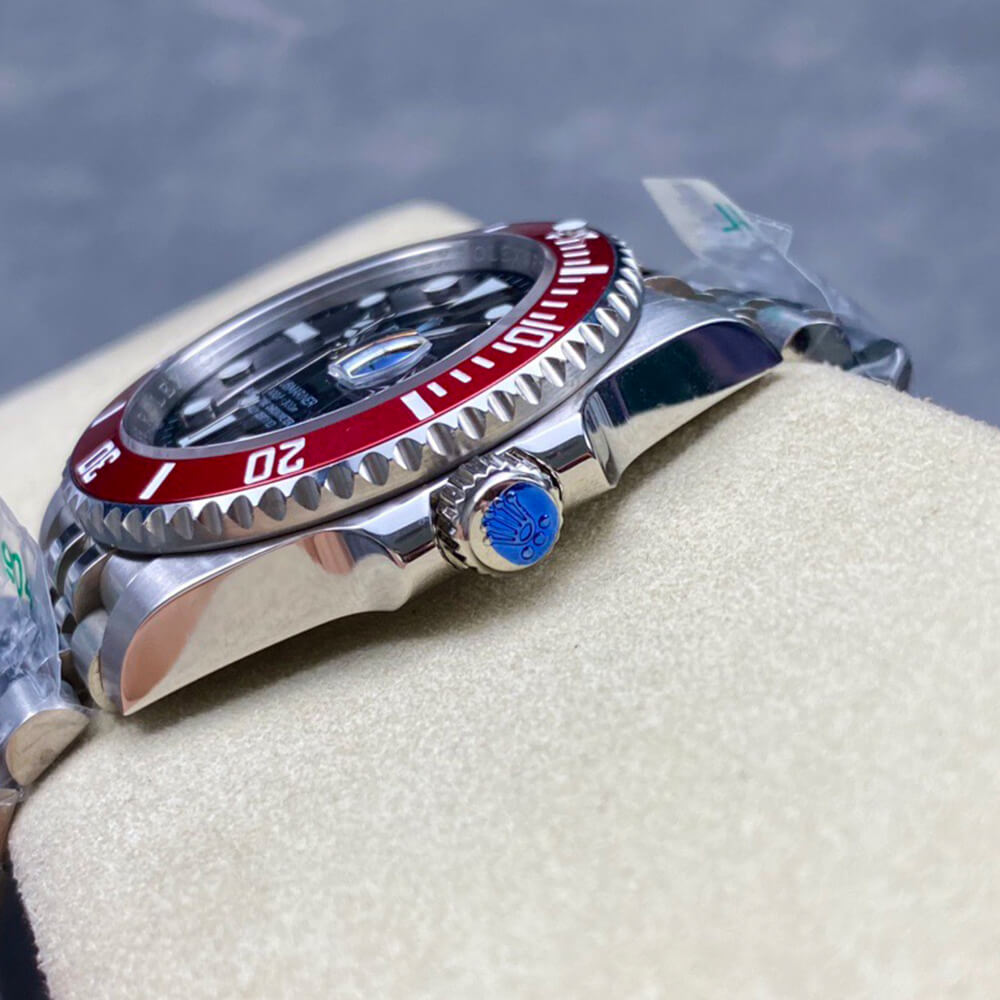 R01ex Submariner Date
