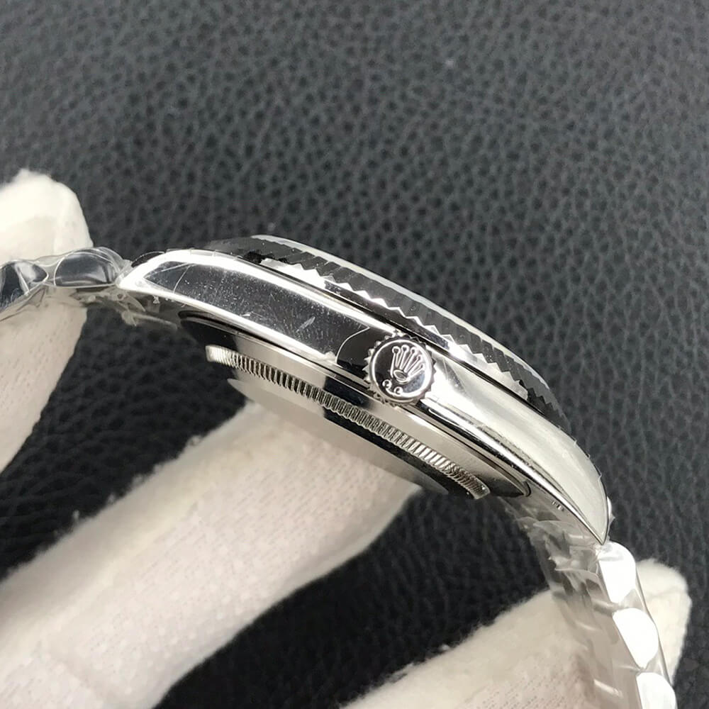 R01ex Day-Date 40