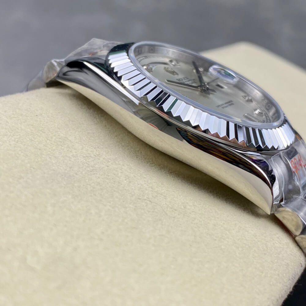 R01ex Day-Date 40