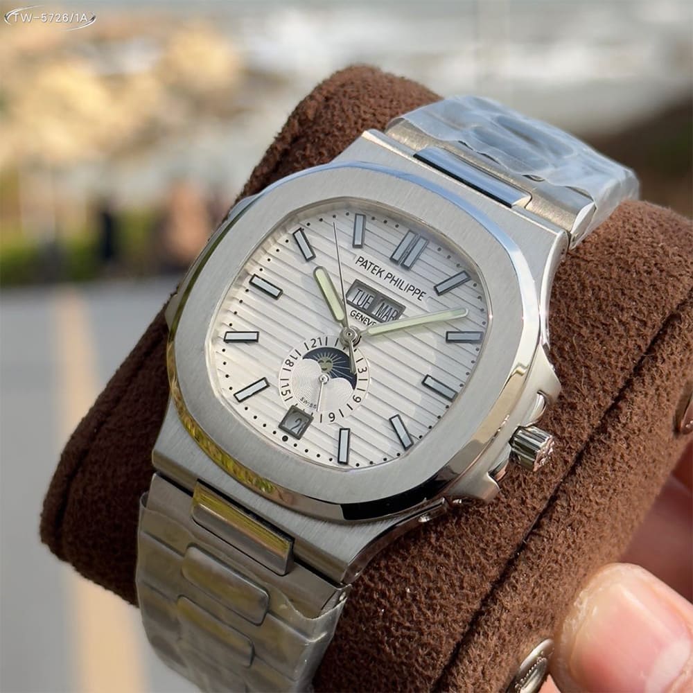 Pat*k Phi1i*pe Nautilus 5726
