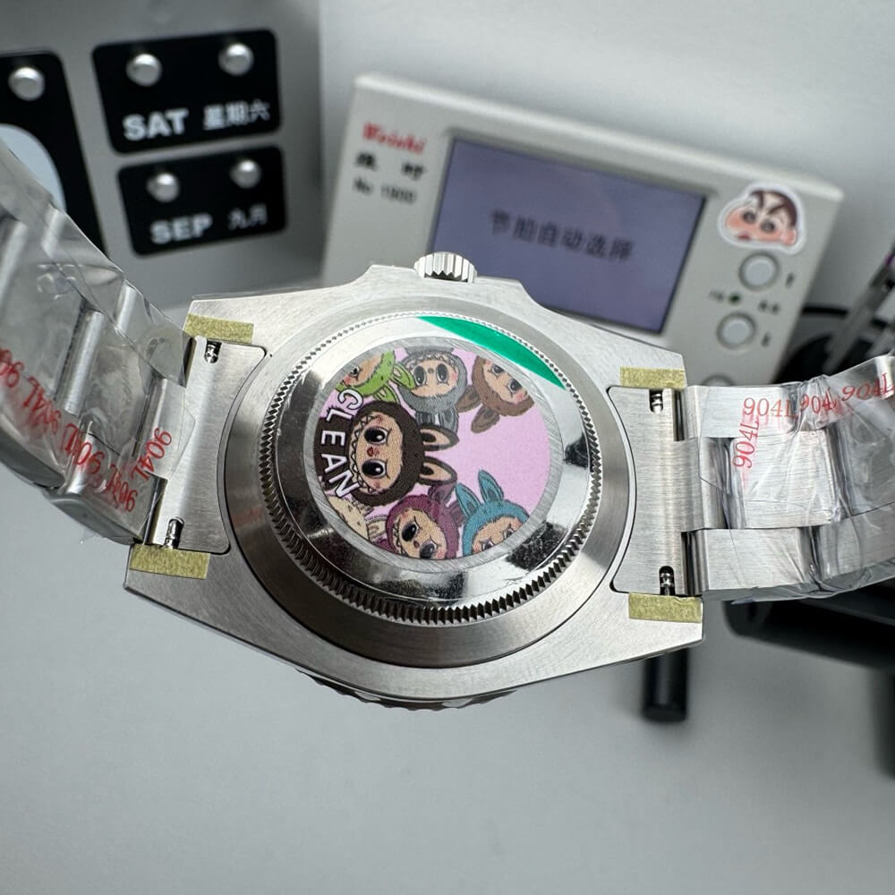 R01ex Submariner Labubu