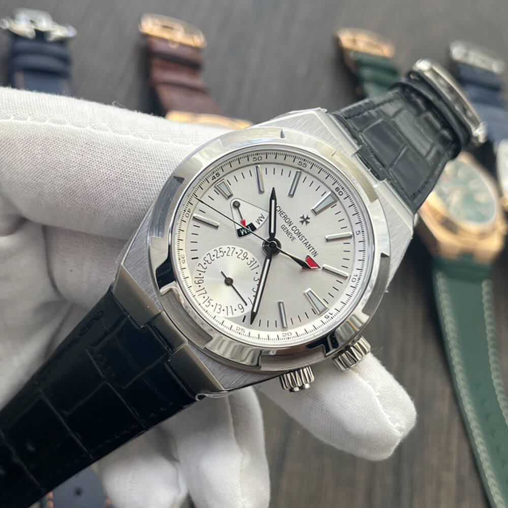 Vacheron C0nstan1n Overseas dual time