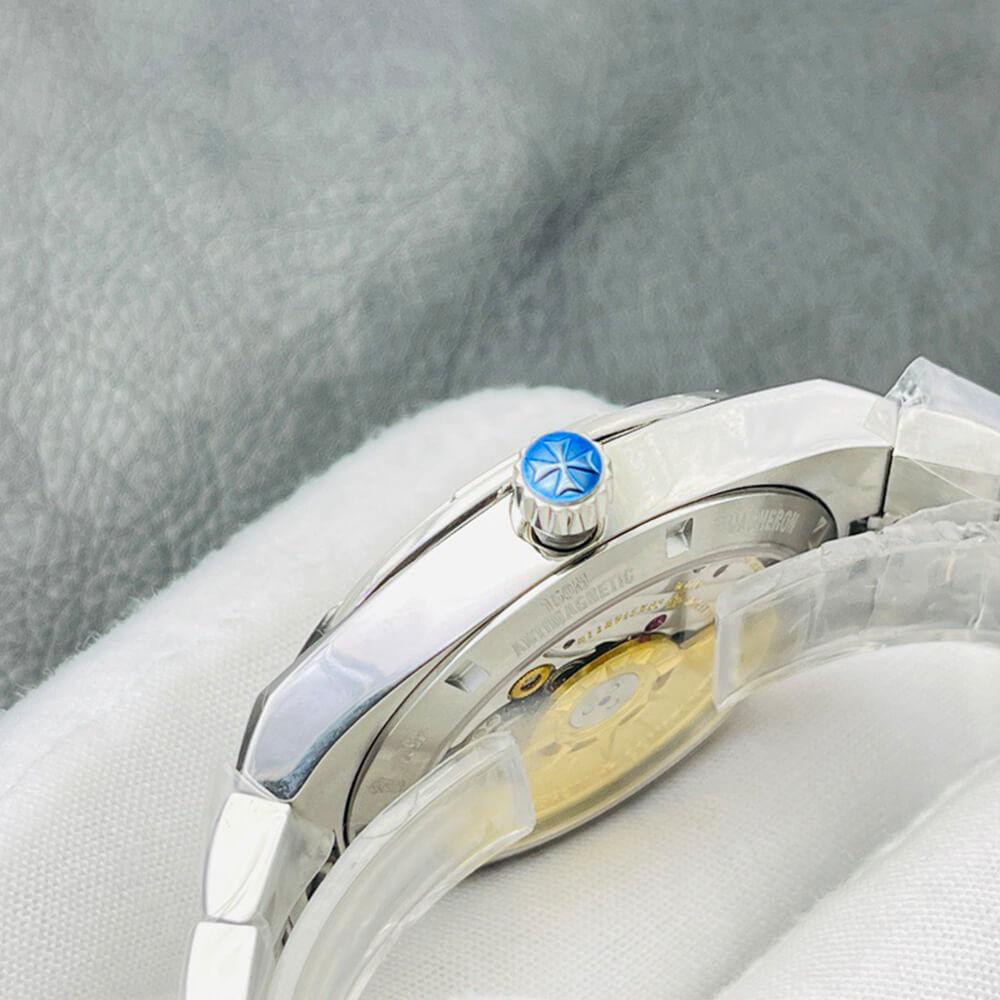 Vacheron C0nstan1n Overseas