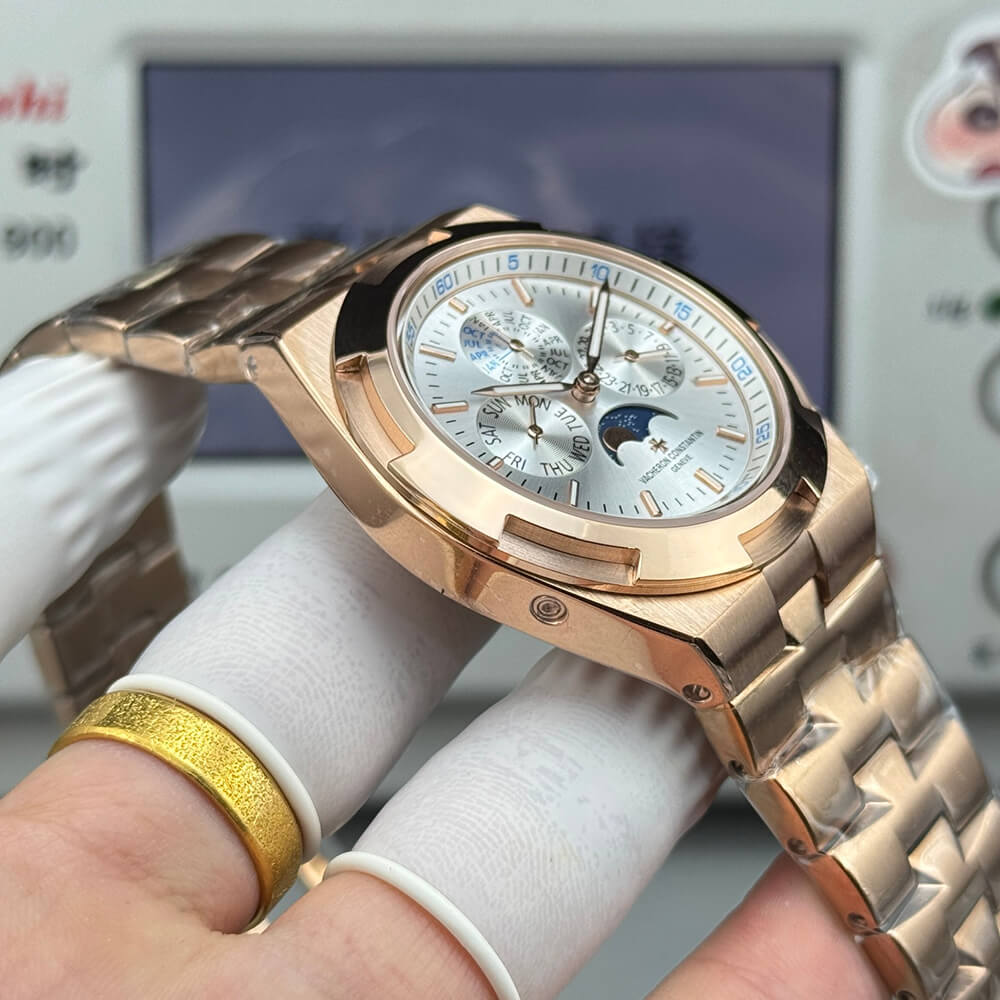 Vacheron C0nstan1n Overseas Chronograph