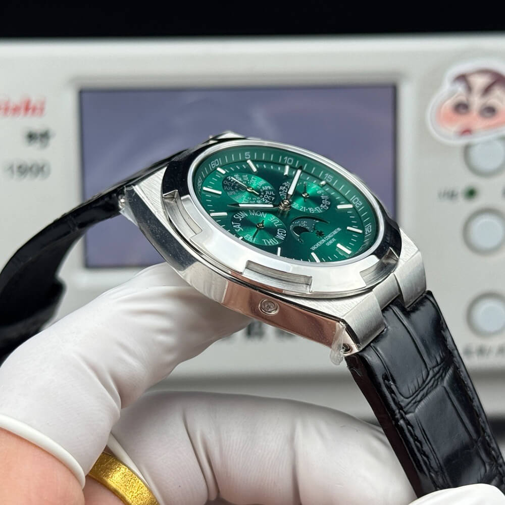 Vacheron C0nstan1n Overseas Chronograph
