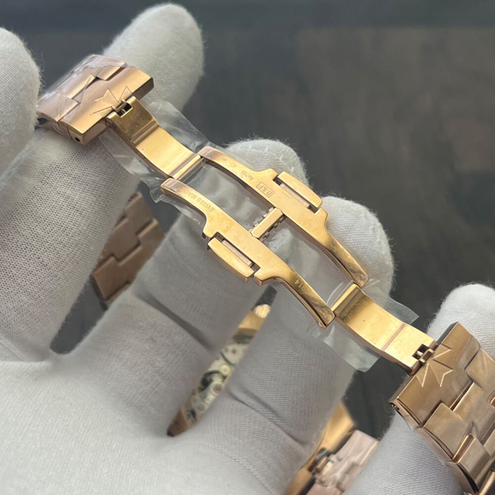 Vacheron C0nstan1n Overseas dual time