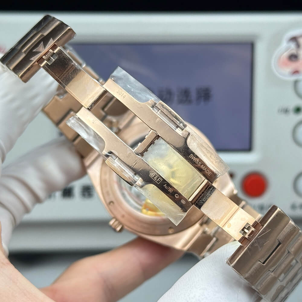 Vacheron C0nstan1n Overseas Chronograph