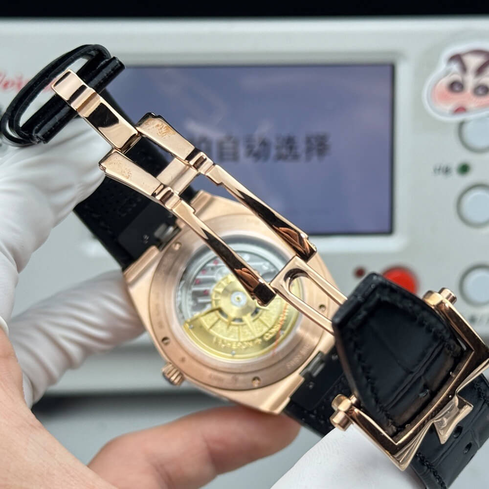 Vacheron C0nstan1n Overseas Chronograph