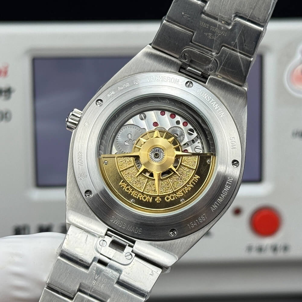 Vacheron C0nstan1n Overseas Chronograph