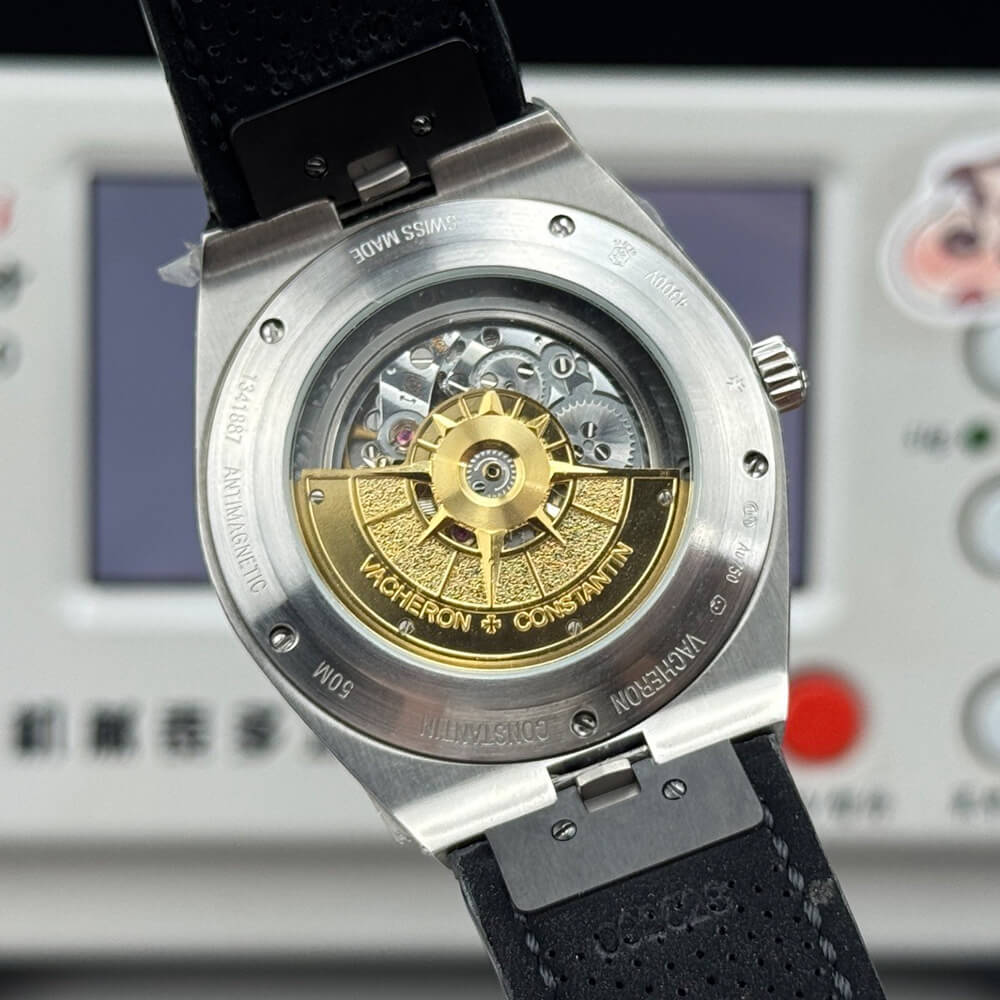 Vacheron C0nstan1n Overseas Chronograph
