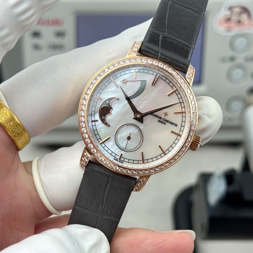 Vacheron C0nstan1n Traditionnelle Moon phase