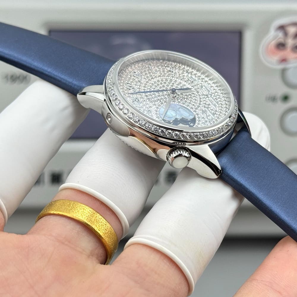 Vacheron C0nstan1n Egerie Moon phase