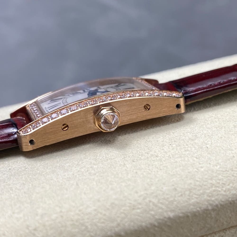Ca*t1er Tank Americaine watch