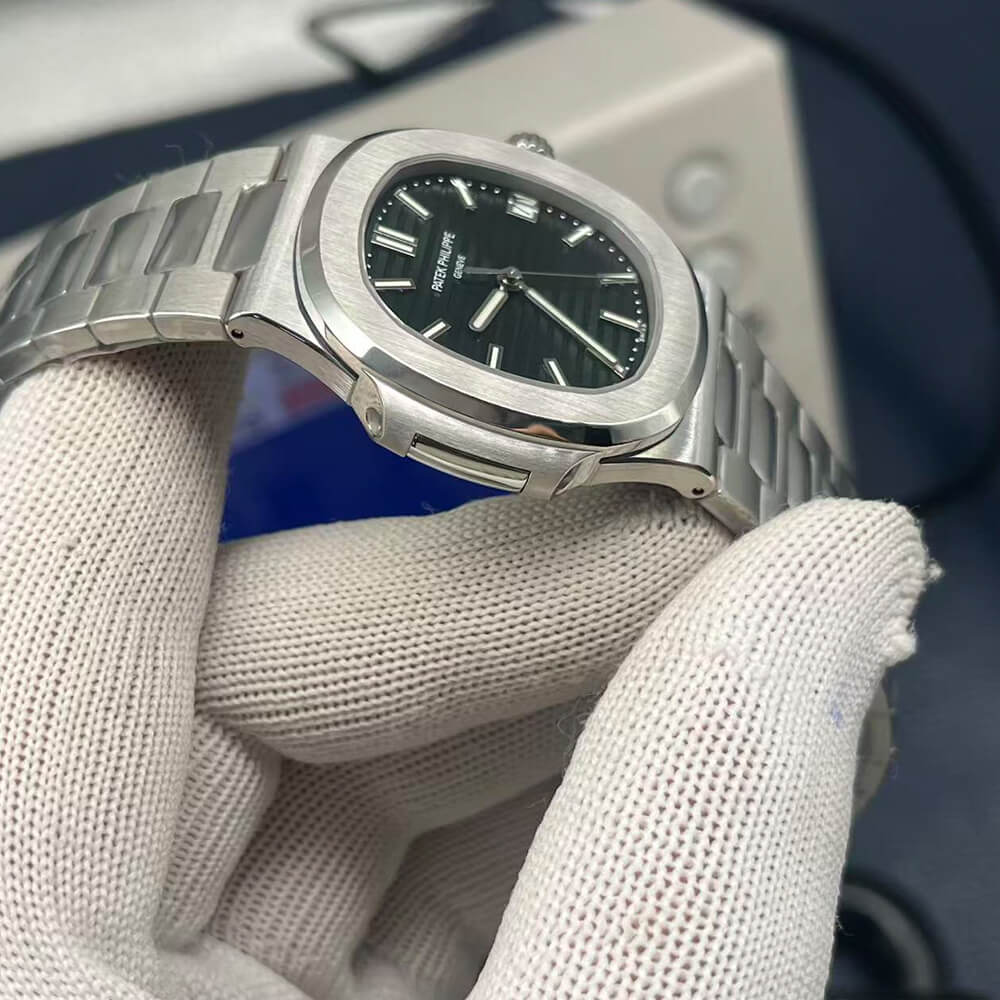 Pat*k Phi1i*pe Nautilus 5811