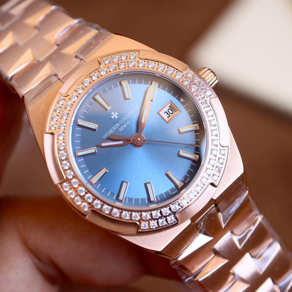 Vacheron C0nstan1n Overseas Self-winding