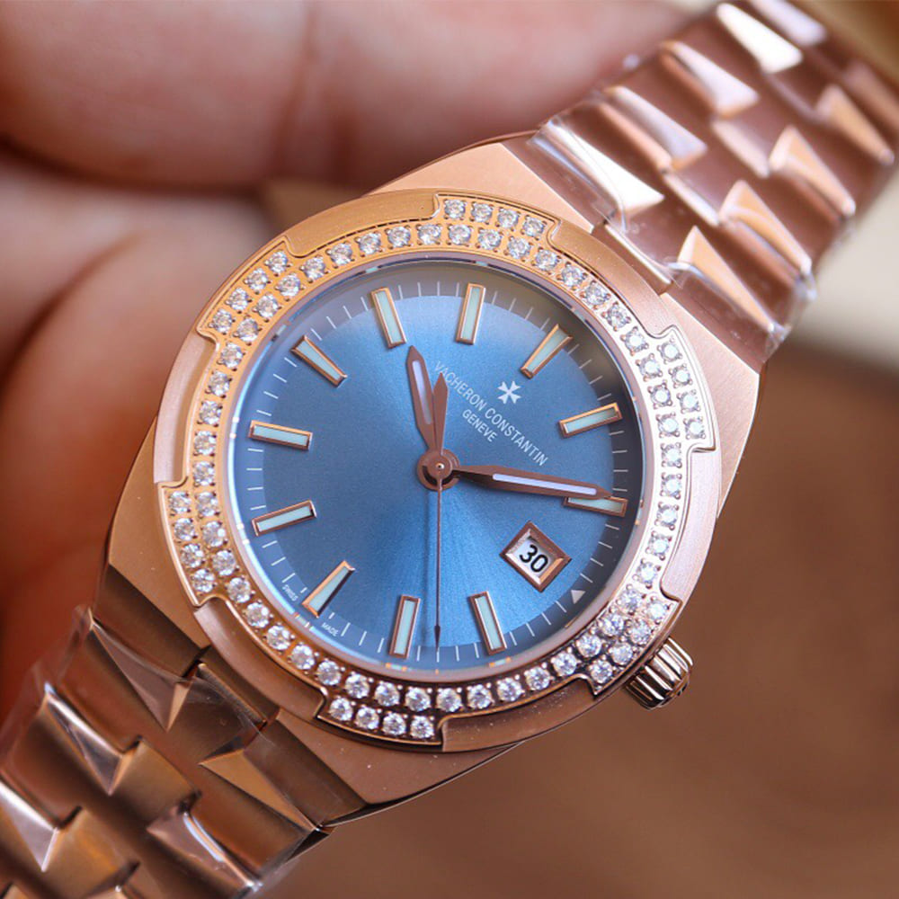 Vacheron C0nstan1n Overseas Self-winding
