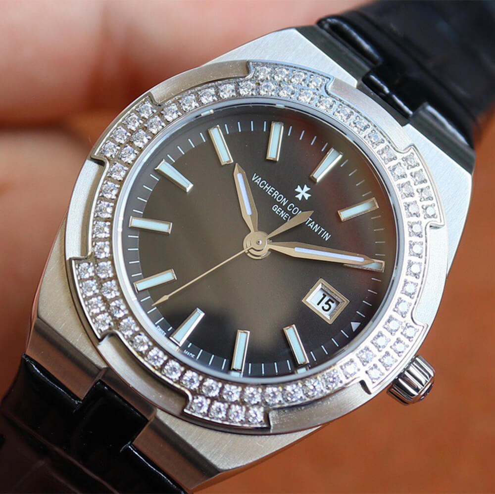 Vacheron C0nstan1n Overseas Self-winding