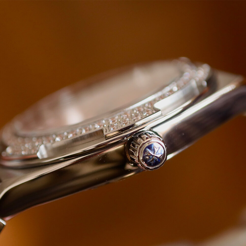 Vacheron C0nstan1n Overseas Self-winding