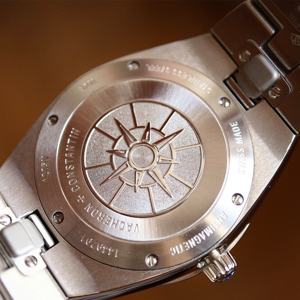 Vacheron C0nstan1n Overseas Self-winding