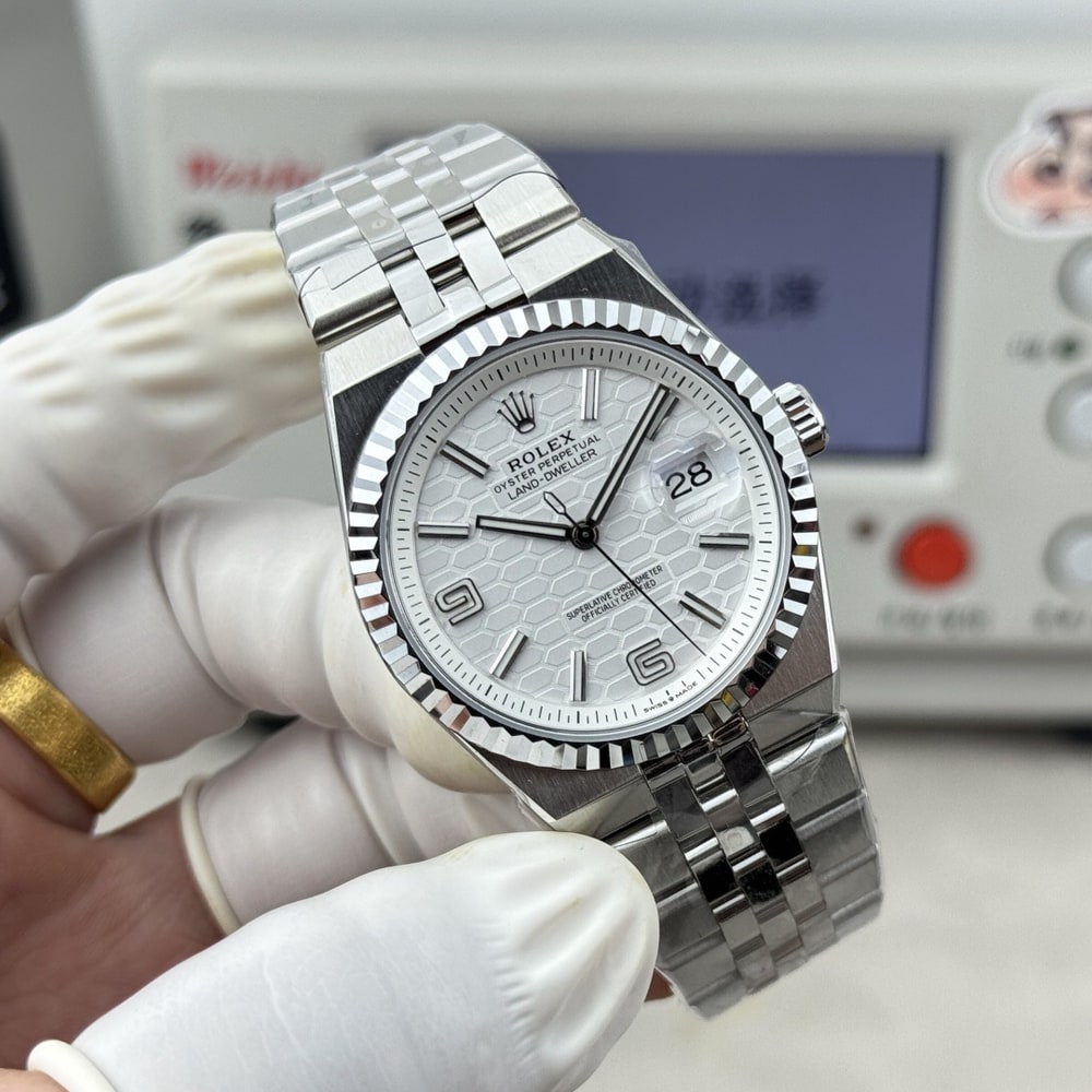 R01ex Land-Dweller 36
