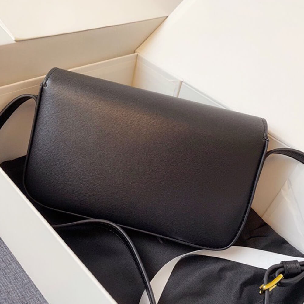 Ce1i*e TRIOMPHE SHOULDER BAG
