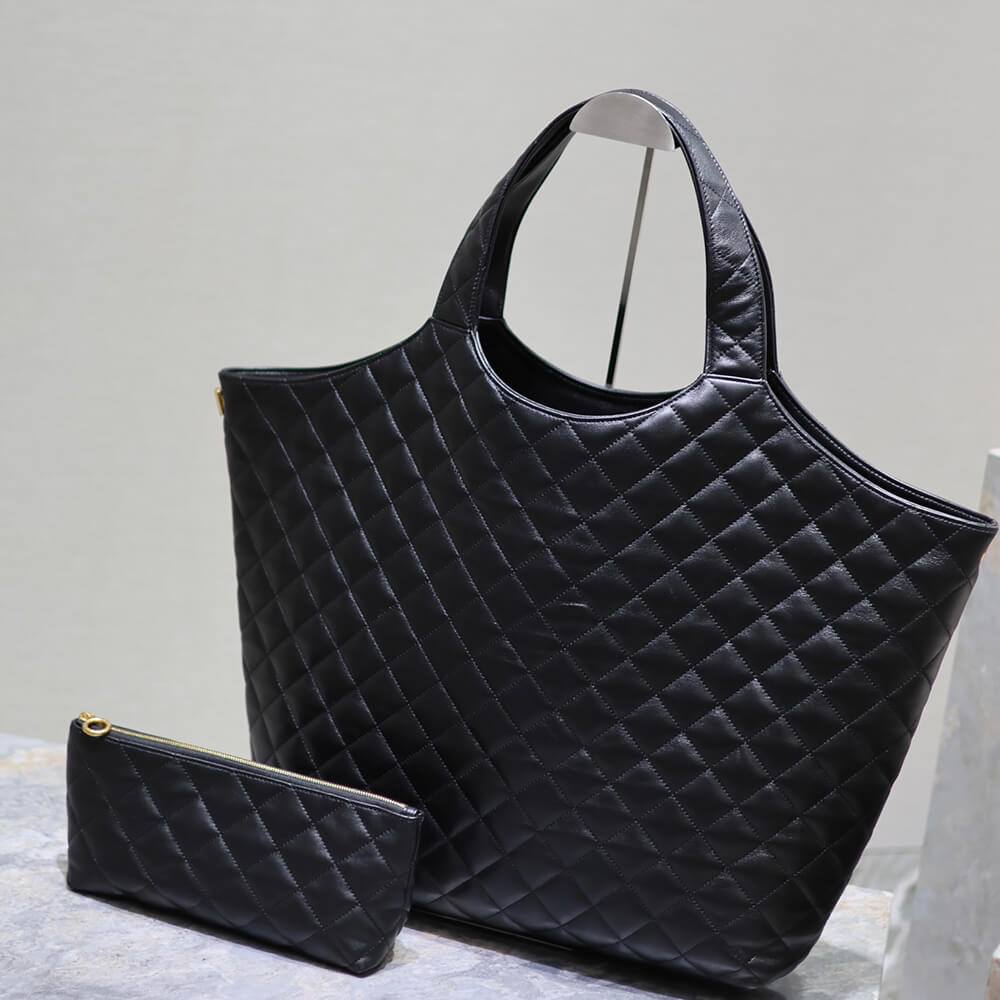 Y51  ICARE maxi shopping bag in quilted lambskin