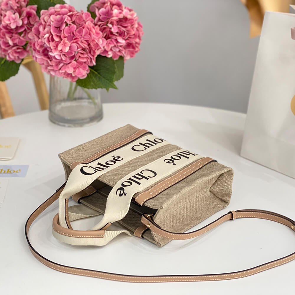Chloe Small Woody tote bag in linen