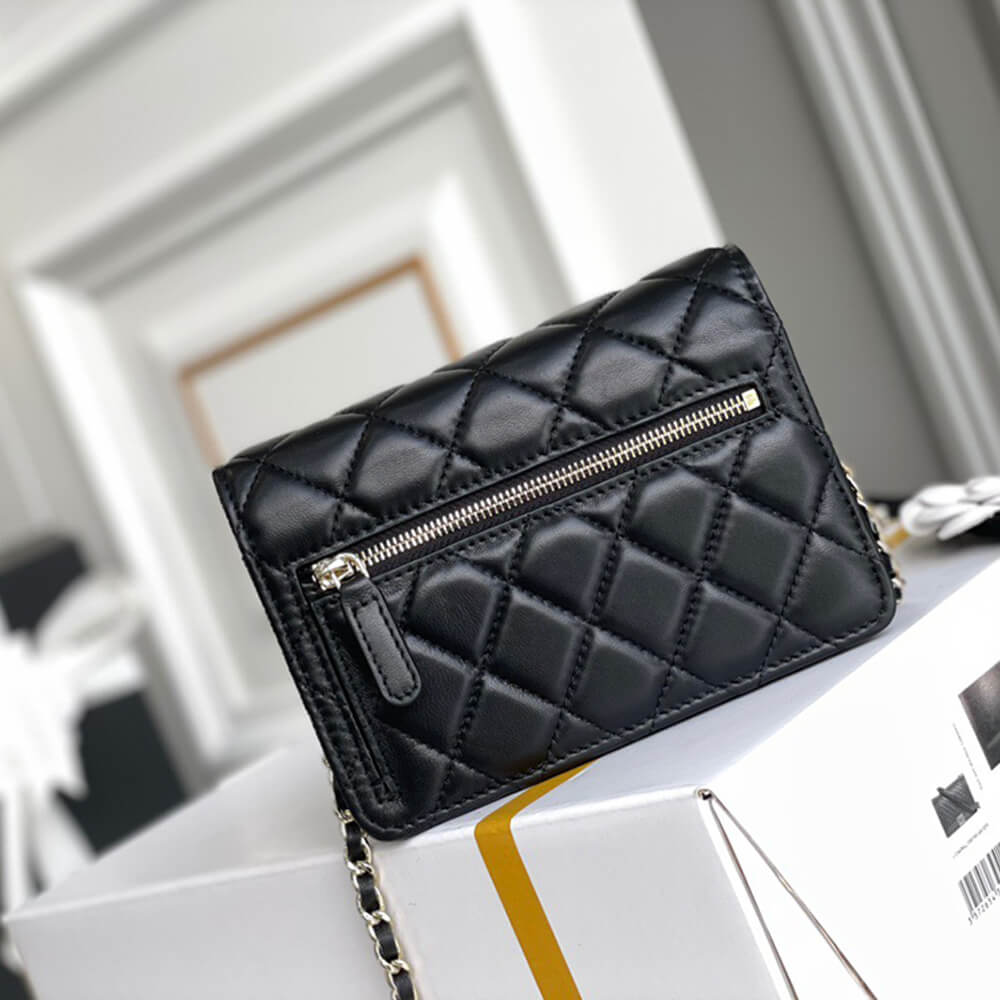 Ch**el MINI WALLET ON CHAIN