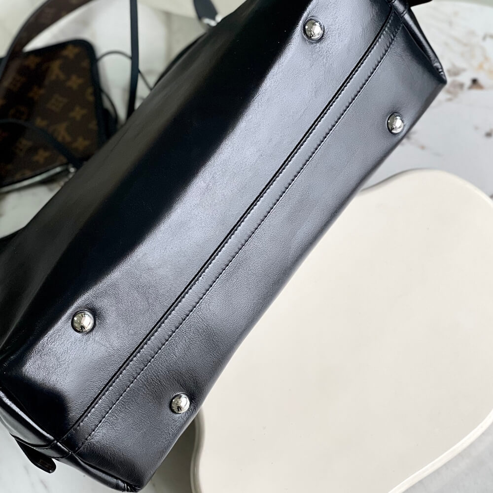 LV  CarryAll Vibe MM Bag
