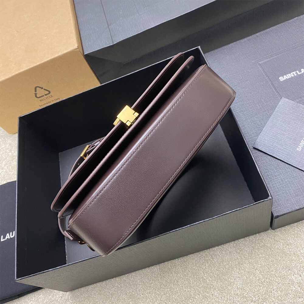 Y51  voltaire in box Sa1nt Lau*nt