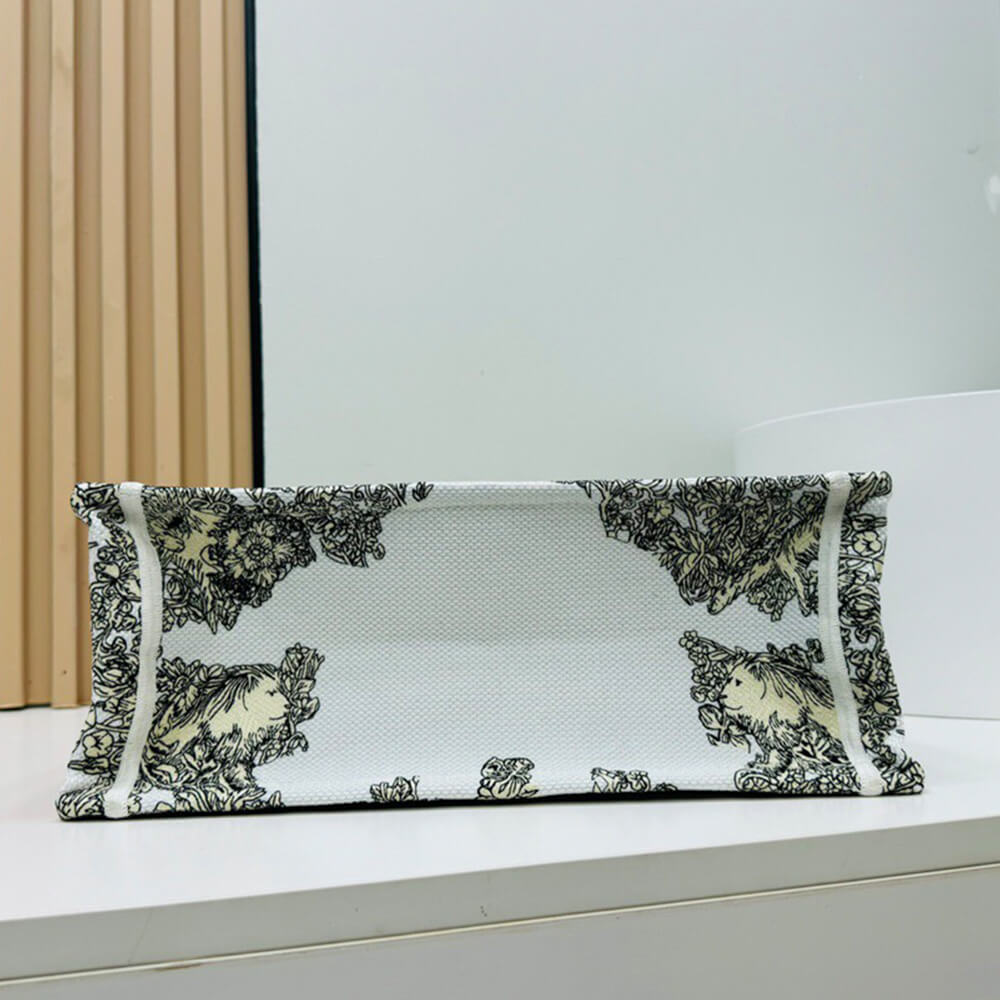 Medium D10r Book Tote