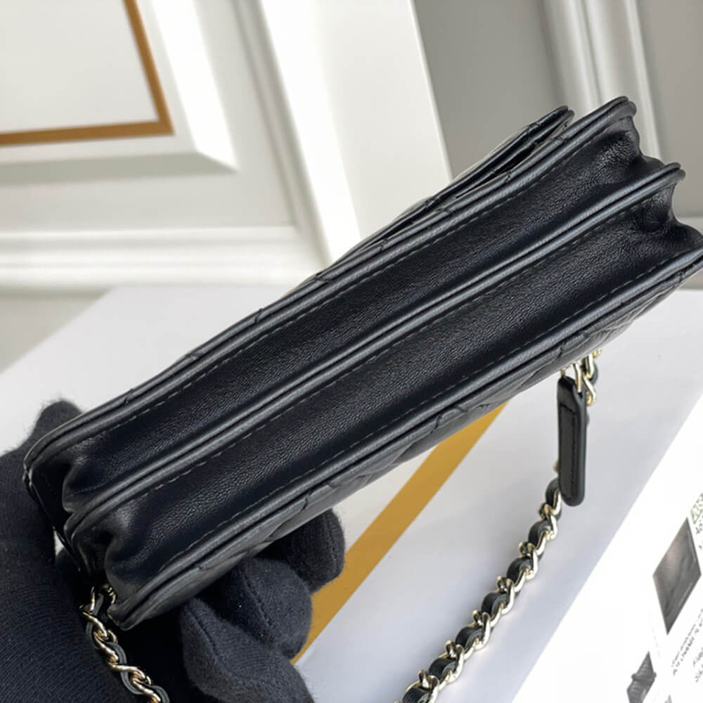 Ch**el MINI WALLET ON CHAIN