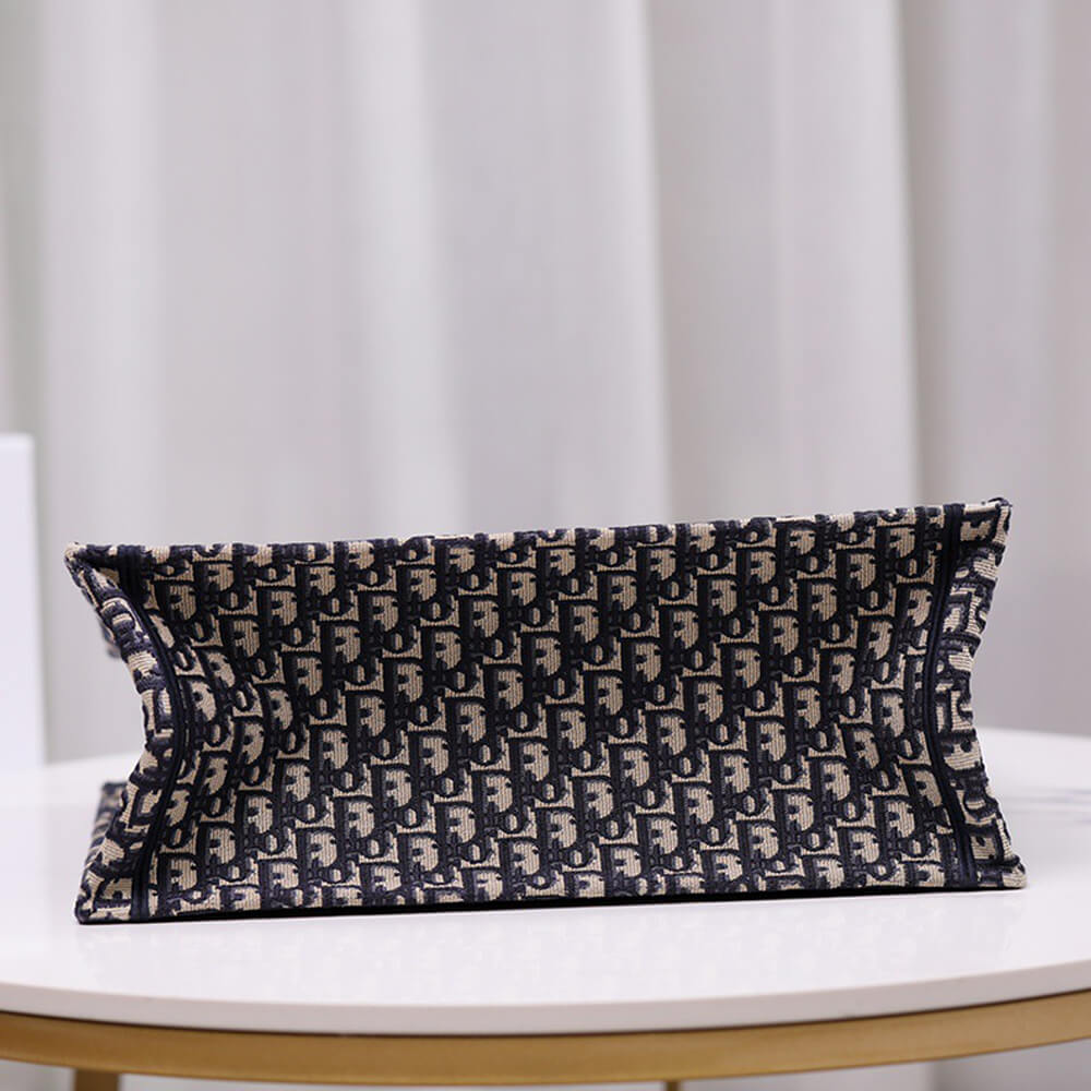 LARGE D10r BOOK TOTE