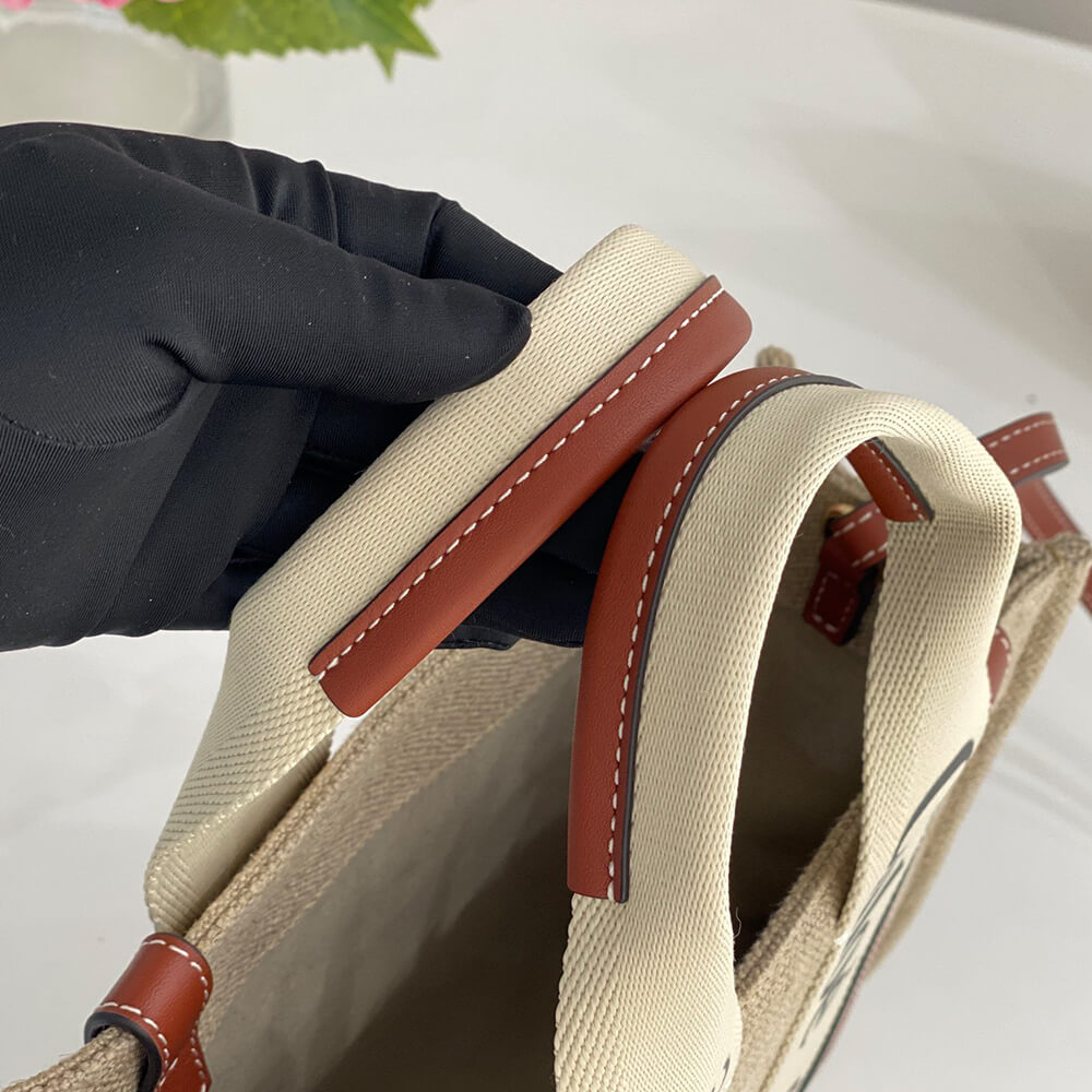 Chloe Small Woody tote bag in linen