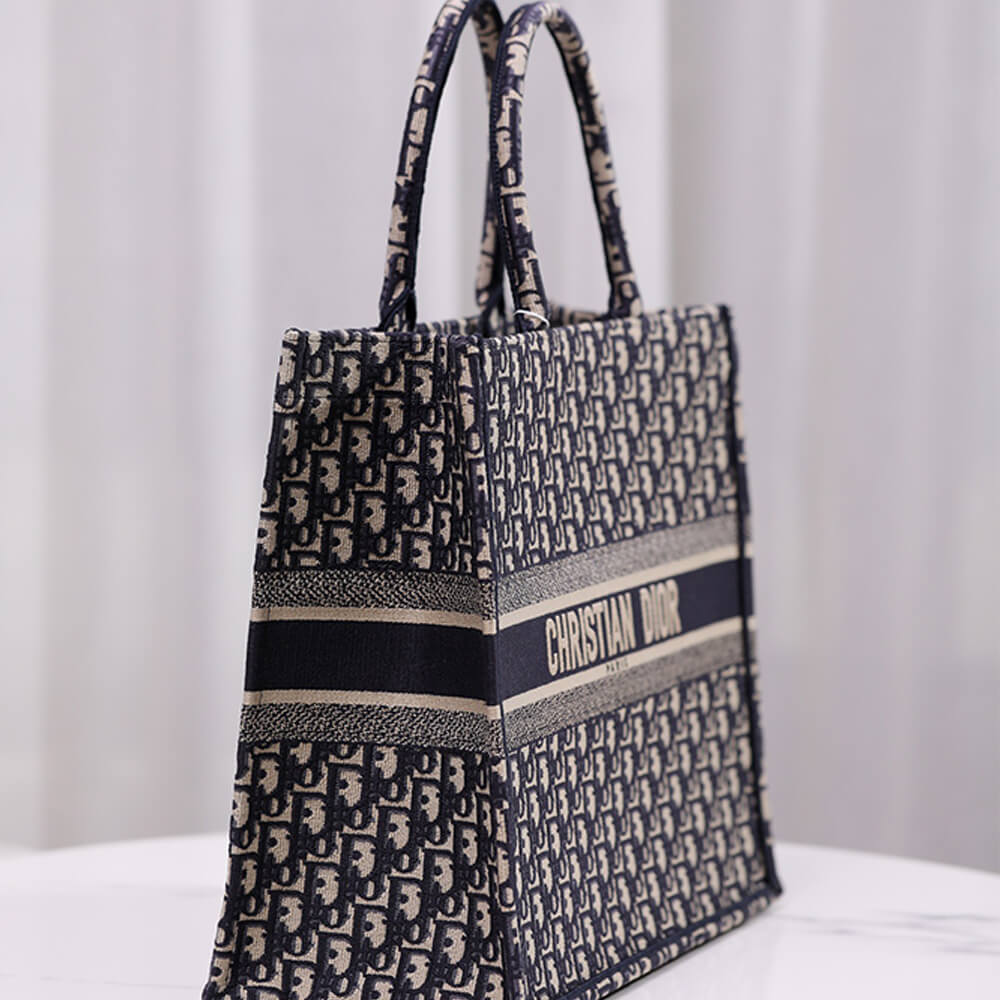 LARGE D10r BOOK TOTE