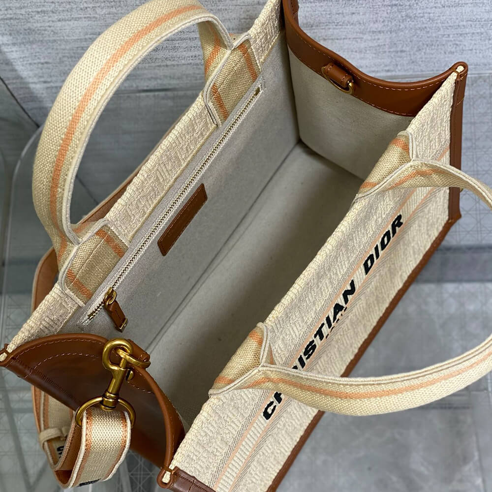 Small D10r Book Tote