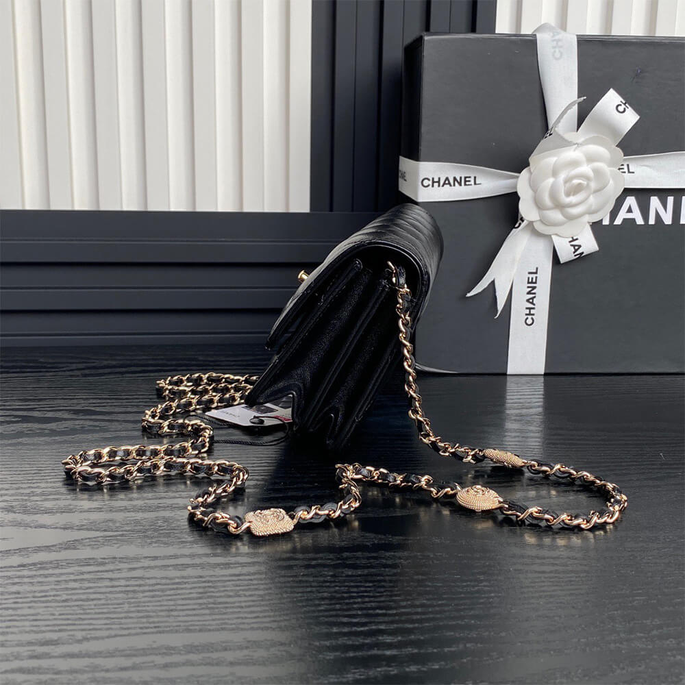 Ch**el Clutch With Chain(HIGH-END GRADE)