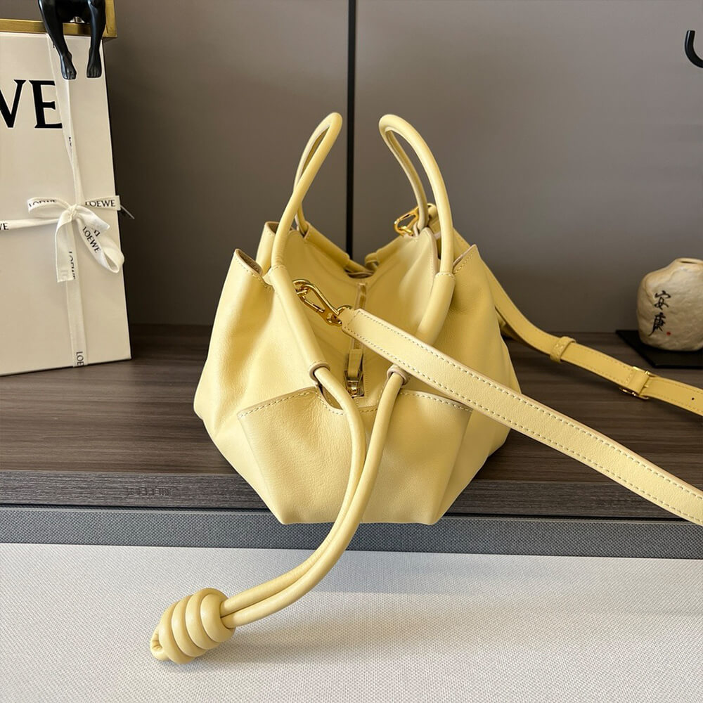 L0ew* Small Paseo bag in shiny nappa calfskin(high-end grade)