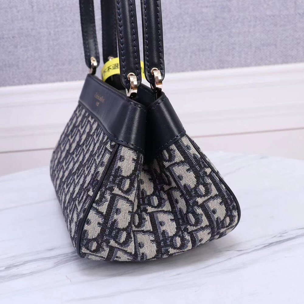 SMALL D10r KEY BAG