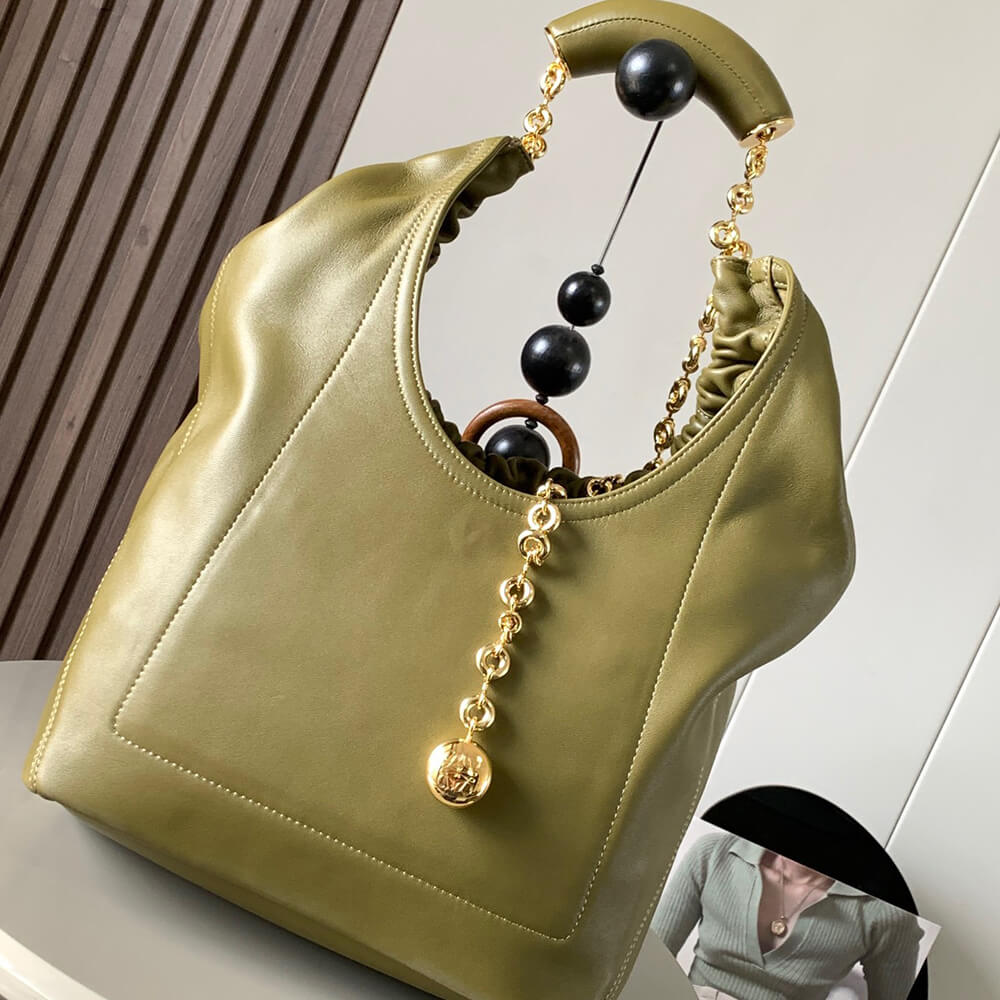 L0ew* Medium Squeeze bag in nappa lambskin