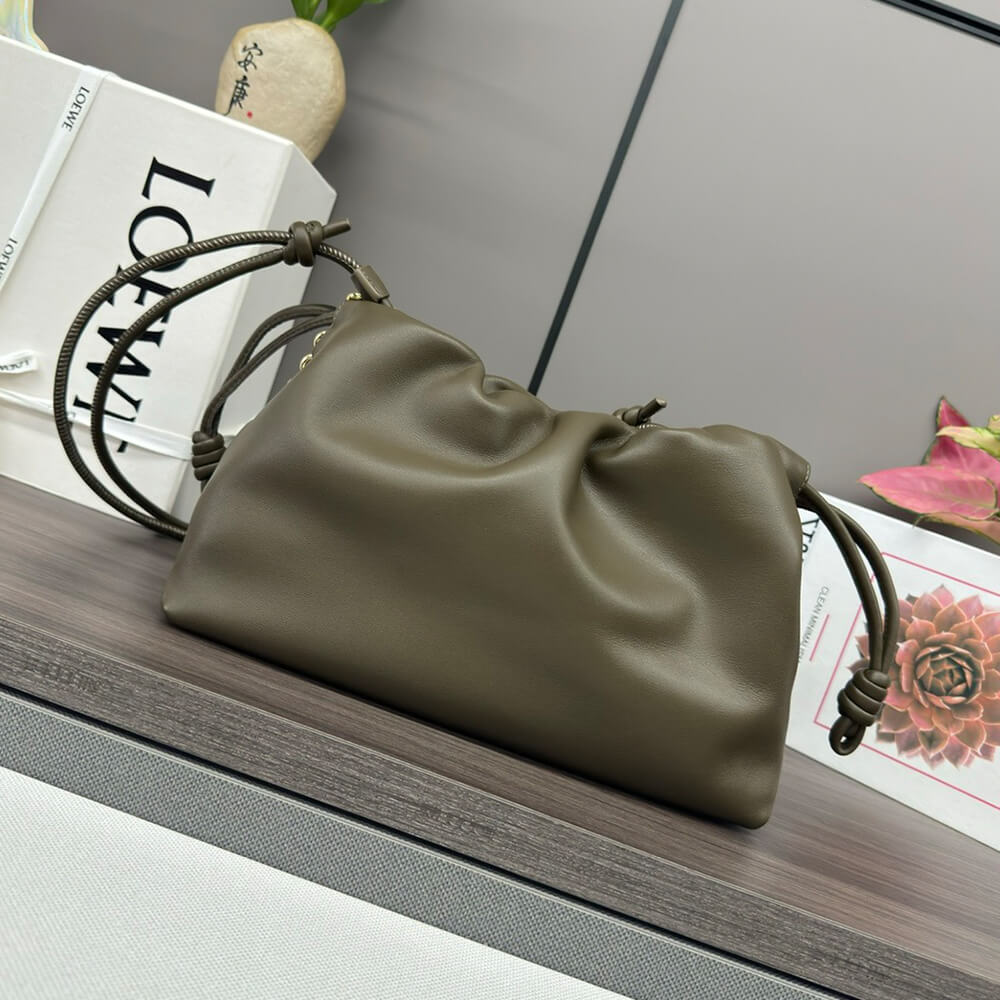 L0ew* Medium Flamenco purse in mellow nappa lambskin