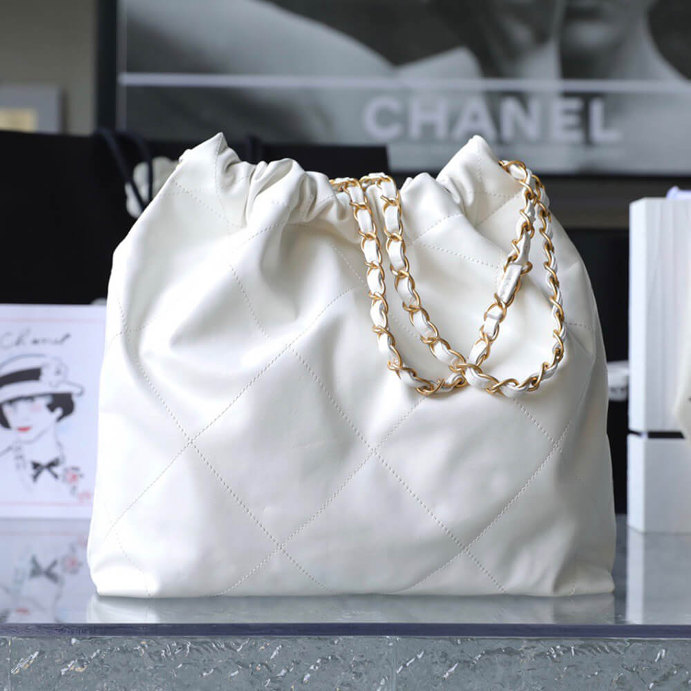 Ch**el 22 SMALL HANDBAG(high-end grade)
