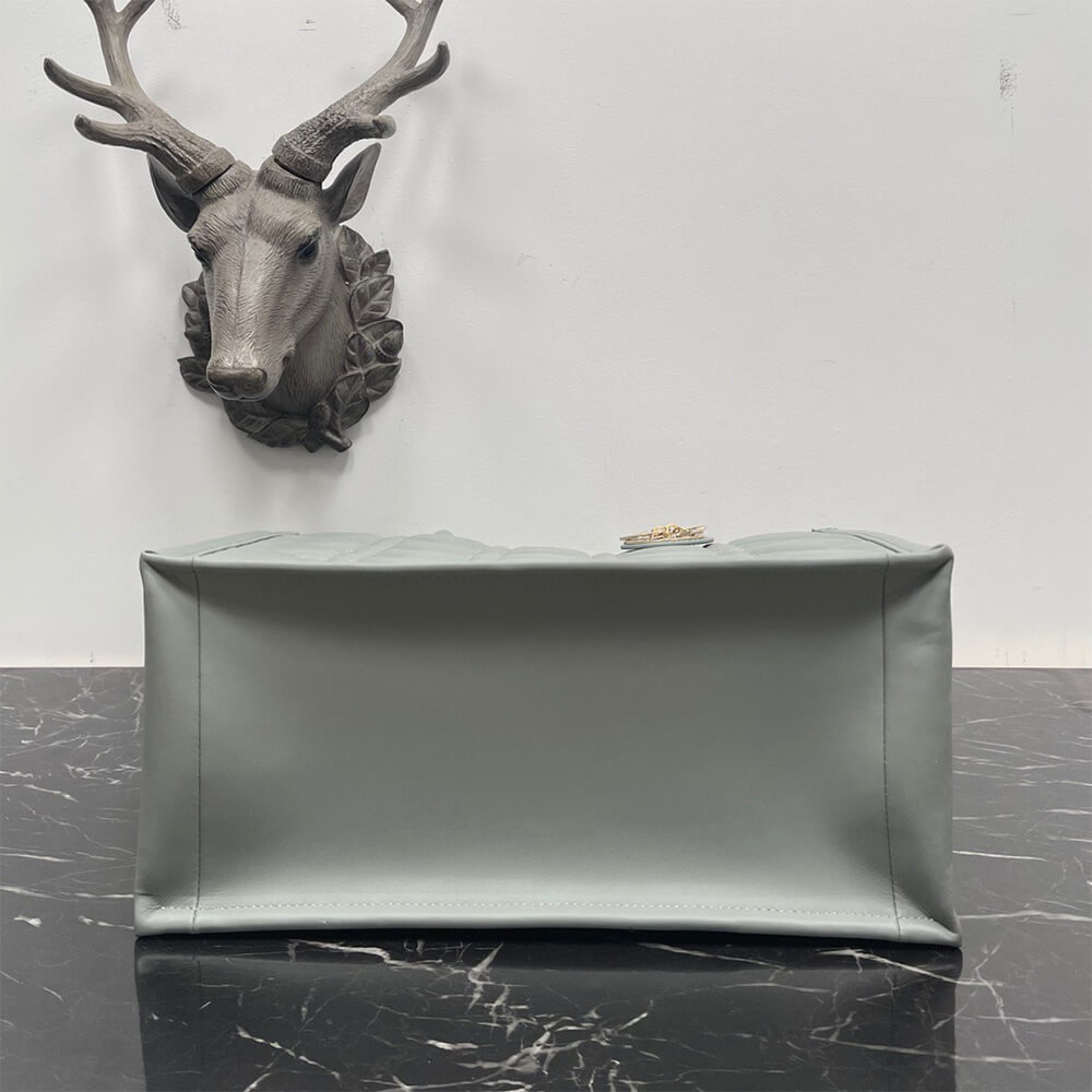 D10r Medium D10r Book Tote