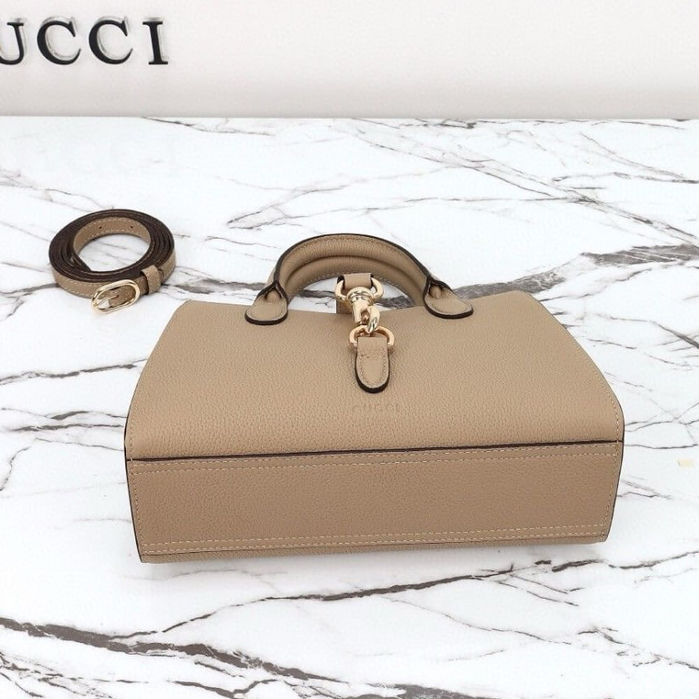 Gvc*1 SMALL TOTE BAG WITH HOOK CLOSURE
