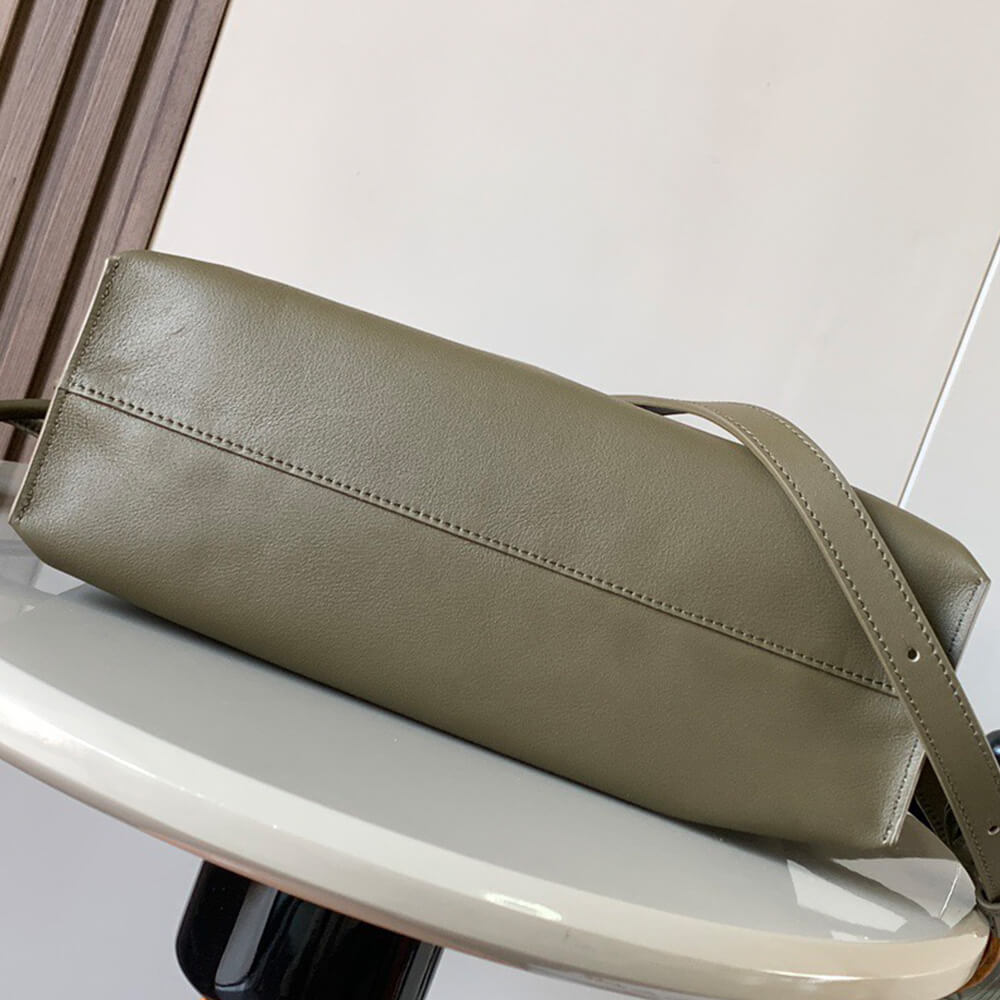 L0ew* Medium Flamenco clutch in nappa calfskin(HIGH-END GRADE)